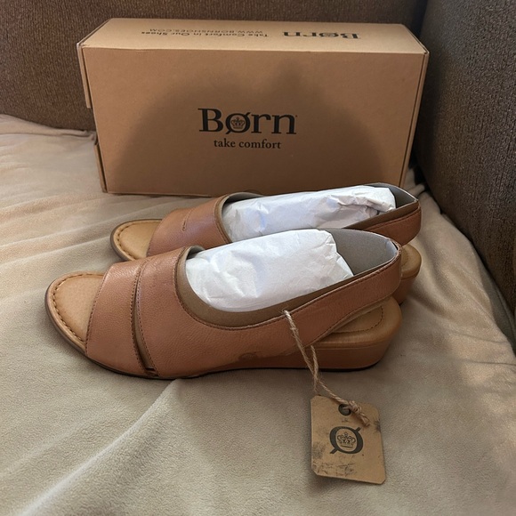 Born Shoes - Born Women's Beige Leather Wedge Sandals-Size 11